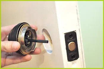 Expert Locksmith Services Lockbourne, OH 614-467-4873 - 12-changing-locks